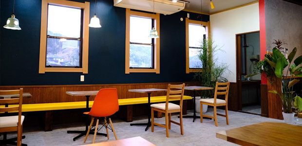 カフェタンナル糸島本店店内